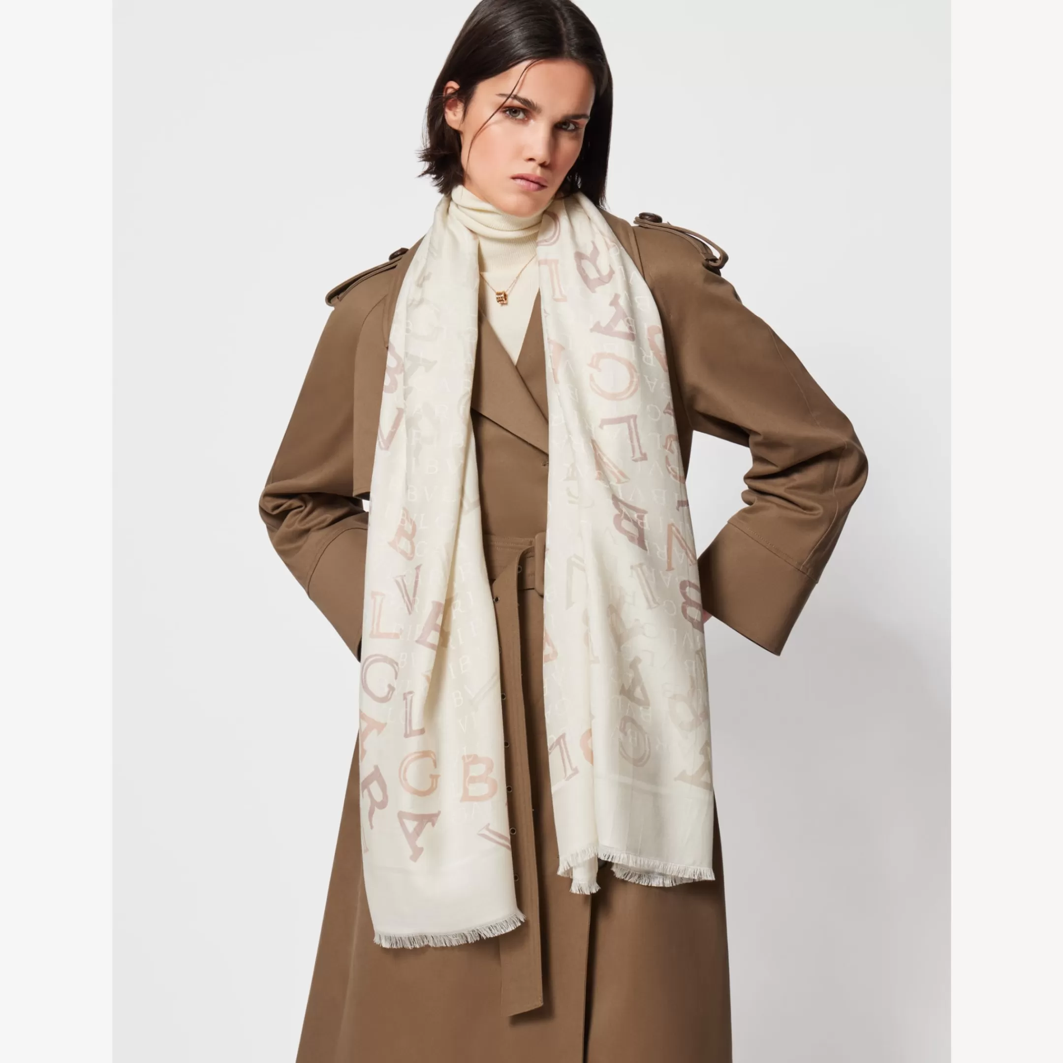 BVLGARI Logomania Stola Weiss Shop
